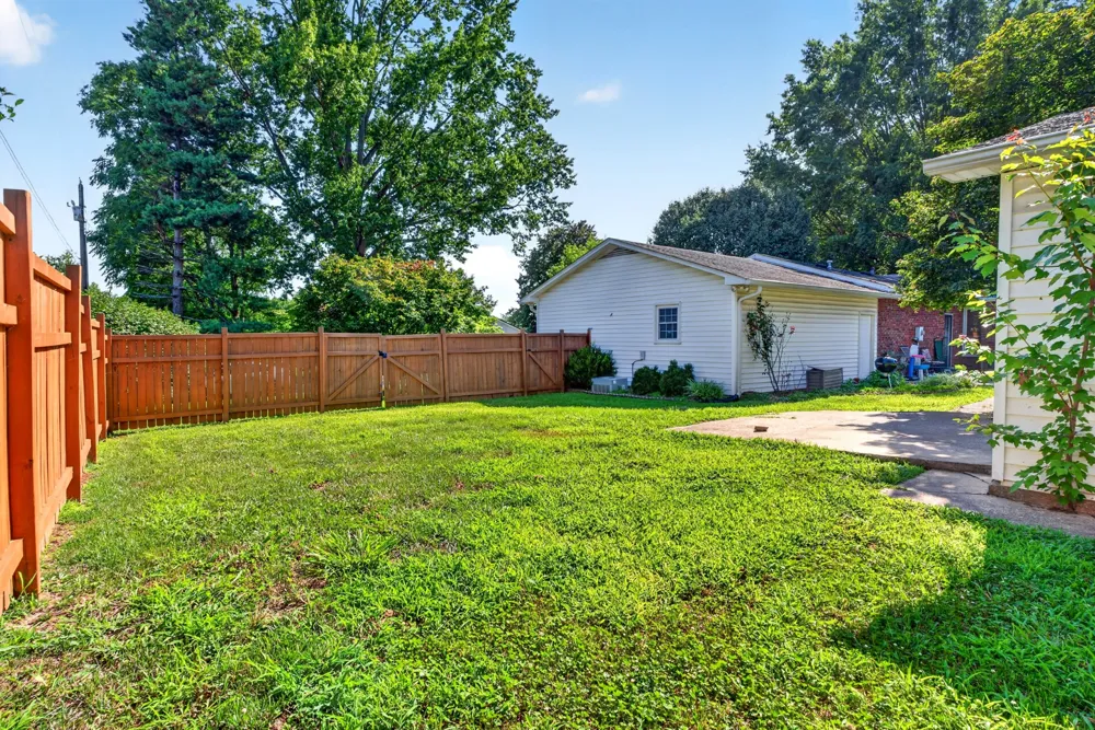2412 Grider Pond Rd Bowling Green, KY 42104