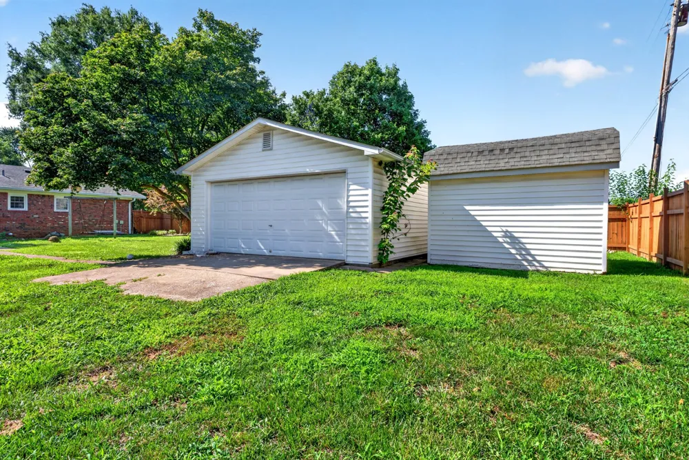 2412 Grider Pond Rd Bowling Green, KY 42104