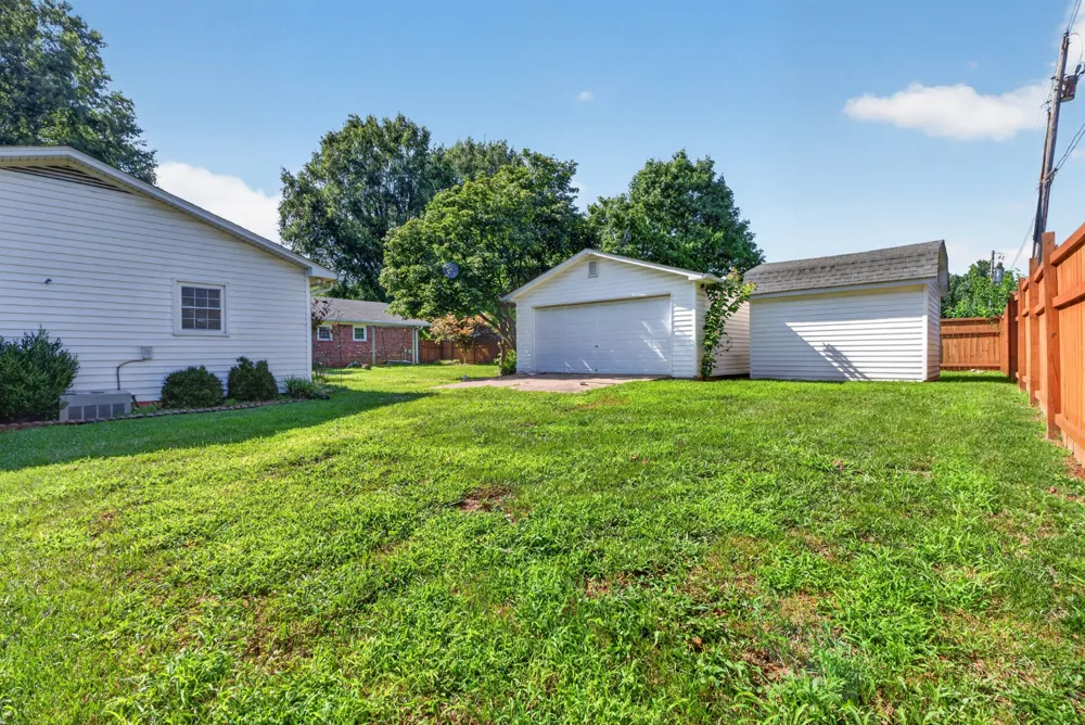 2412 Grider Pond Rd Bowling Green, KY 42104