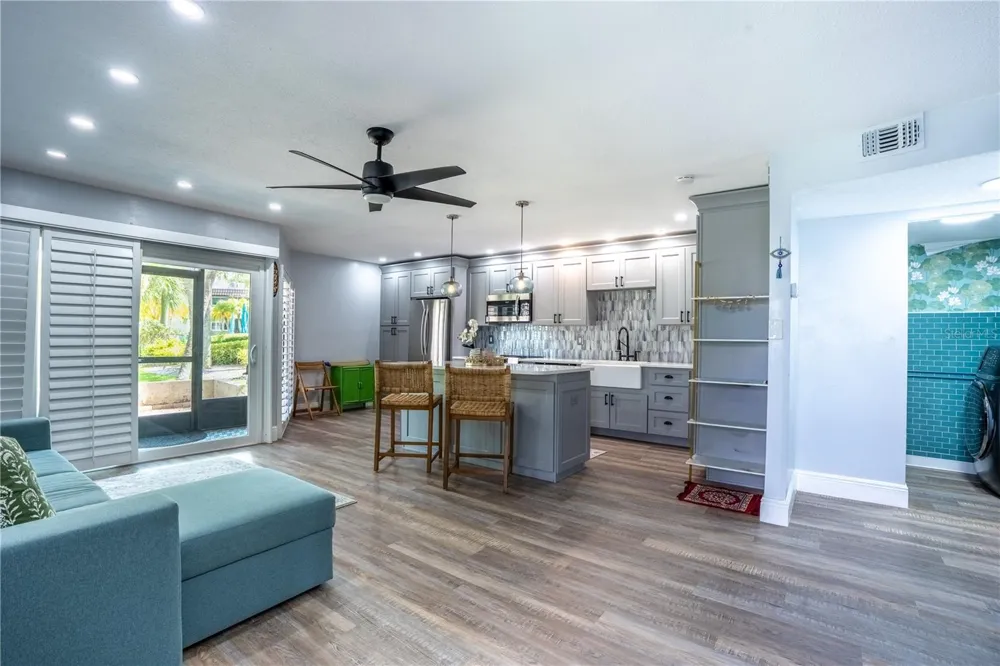 1005 S BAYSHORE BOULEVARD #102 Safety Harbor, FL 34695
