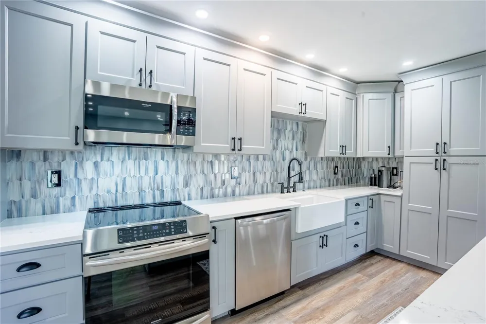 1005 S BAYSHORE BOULEVARD #102 Safety Harbor, FL 34695