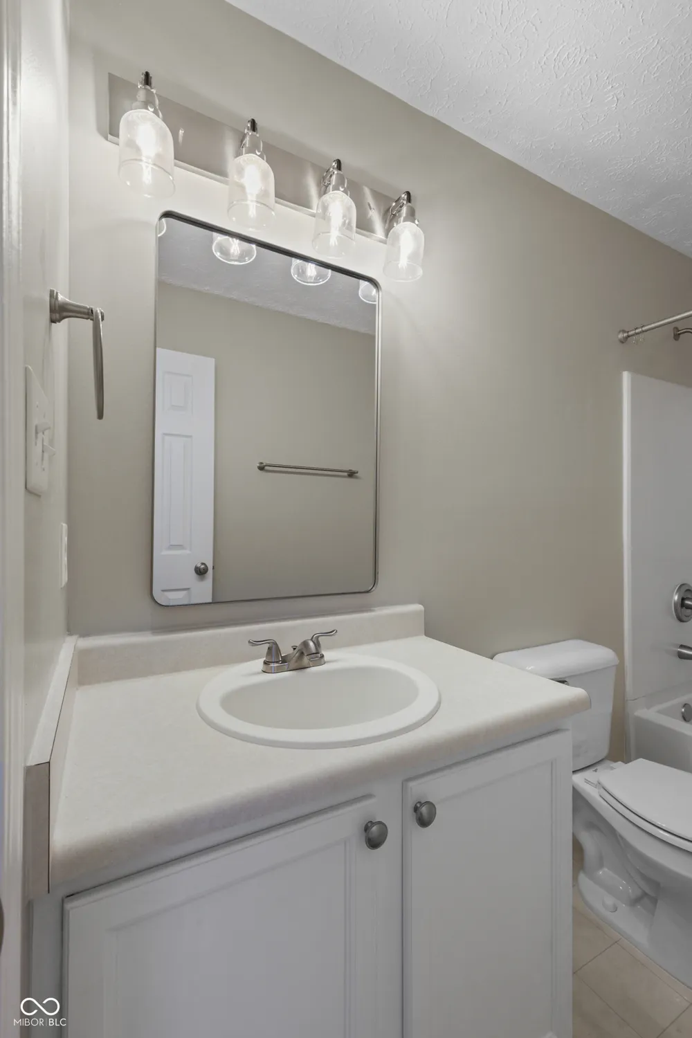 2917 Limber Pine Drive Whiteland, IN 46184