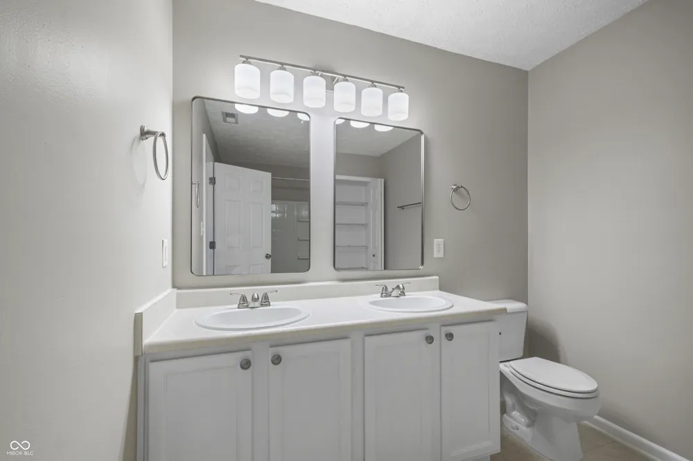 2917 Limber Pine Drive Whiteland, IN 46184