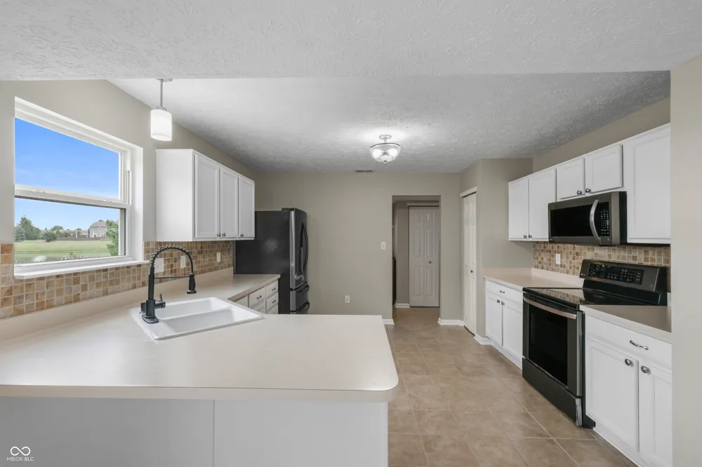 2917 Limber Pine Drive Whiteland, IN 46184