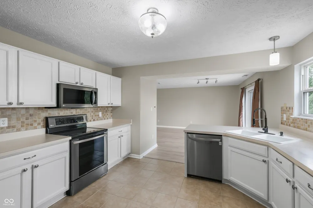 2917 Limber Pine Drive Whiteland, IN 46184