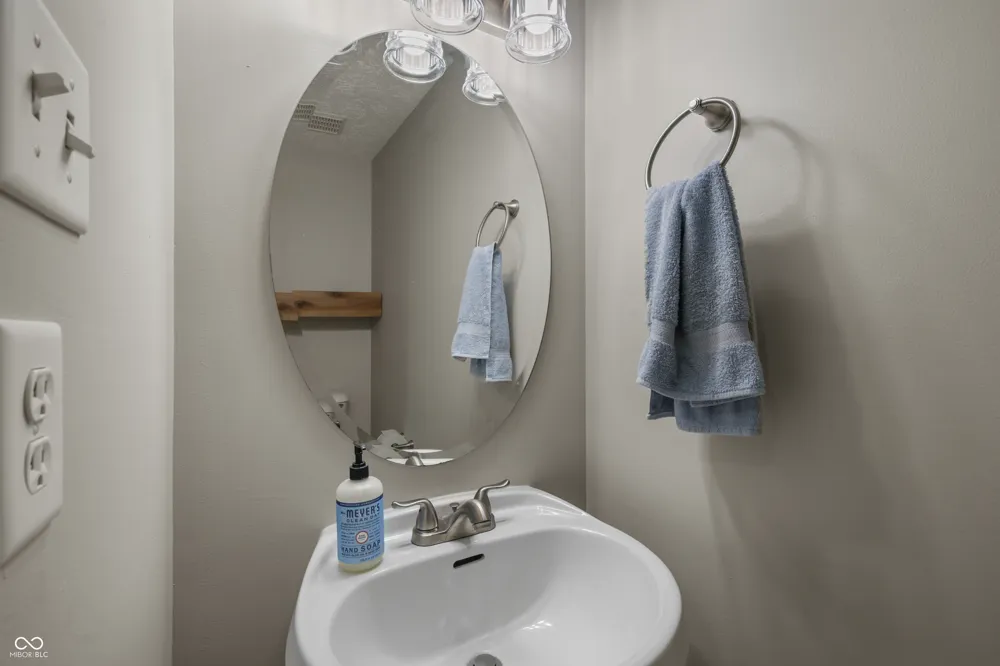 2917 Limber Pine Drive Whiteland, IN 46184