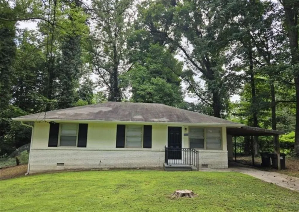3069 McKenzie Road East Point, GA 30344