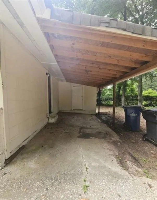 3069 McKenzie Road East Point, GA 30344