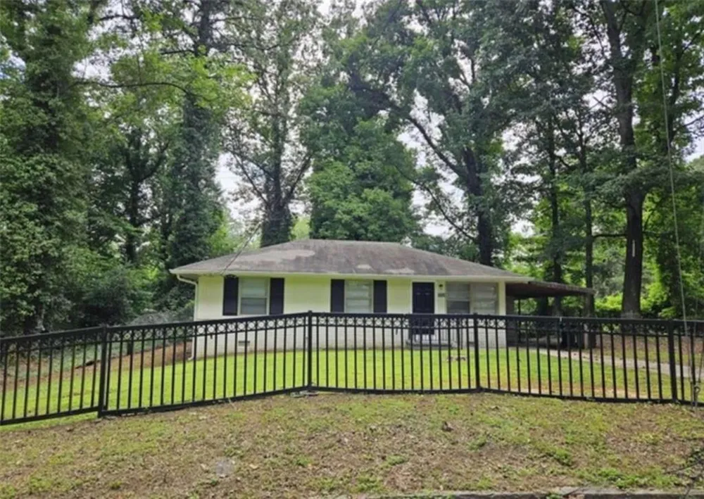 3069 McKenzie Road East Point, GA 30344