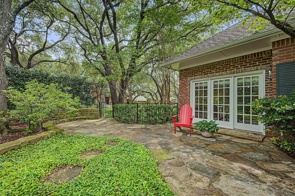 5831 London Lane Dallas, TX 75252