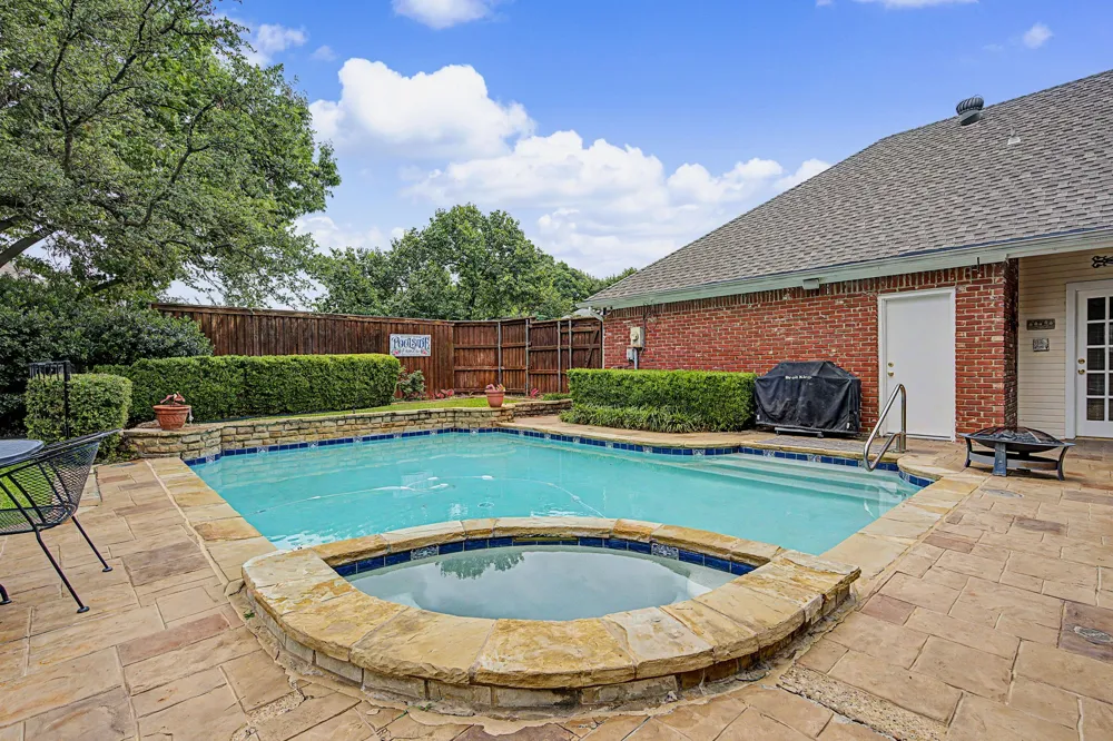 5831 London Lane Dallas, TX 75252