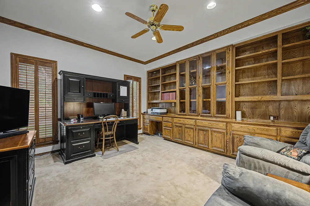 5831 London Lane Dallas, TX 75252
