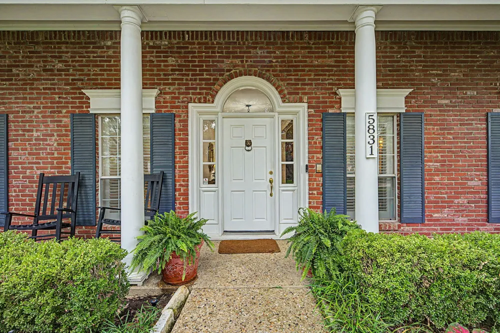 5831 London Lane Dallas, TX 75252