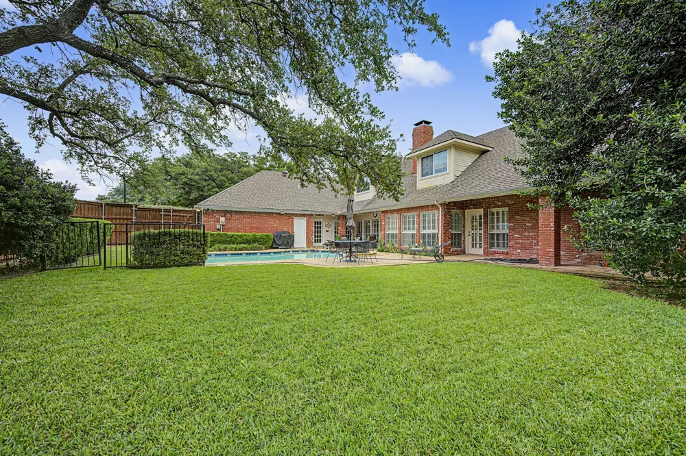 5831 London Lane Dallas, TX 75252