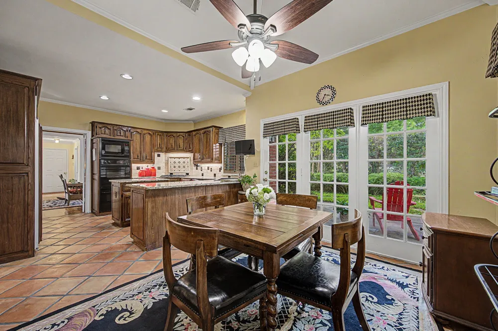 5831 London Lane Dallas, TX 75252