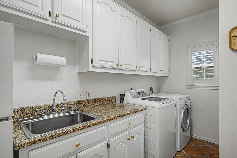 5831 London Lane Dallas, TX 75252