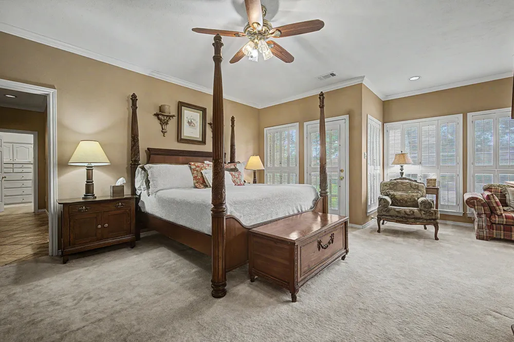 5831 London Lane Dallas, TX 75252