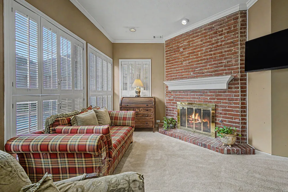 5831 London Lane Dallas, TX 75252