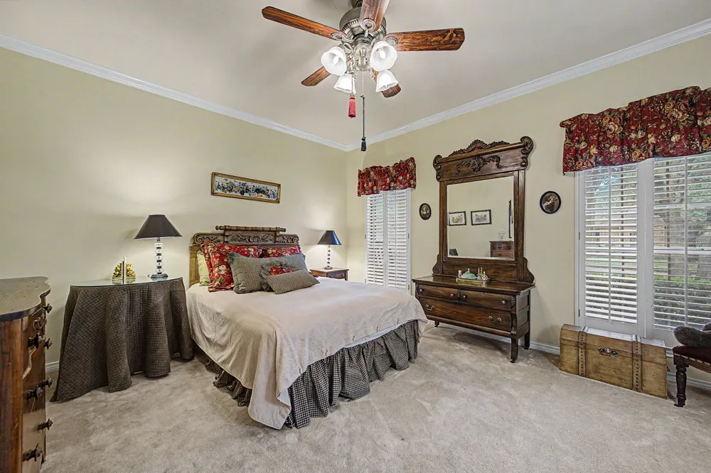 5831 London Lane Dallas, TX 75252