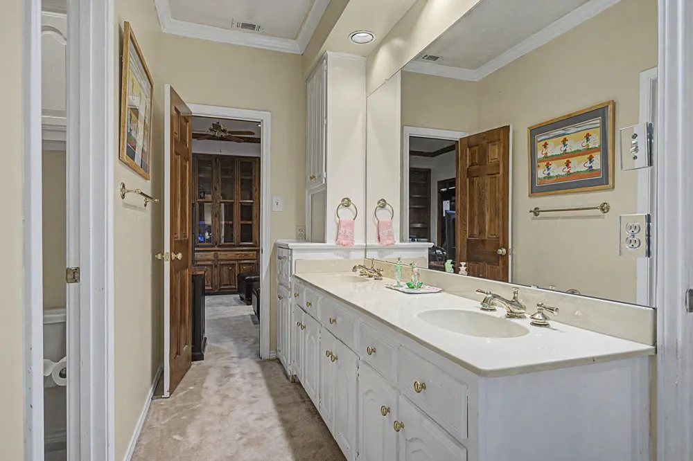 5831 London Lane Dallas, TX 75252