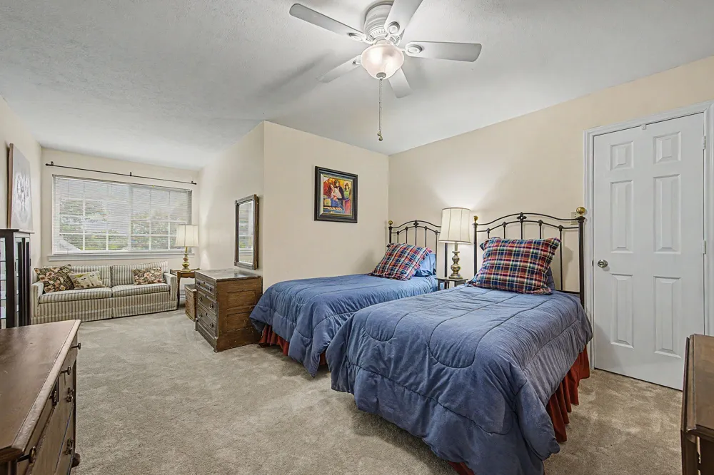 5831 London Lane Dallas, TX 75252