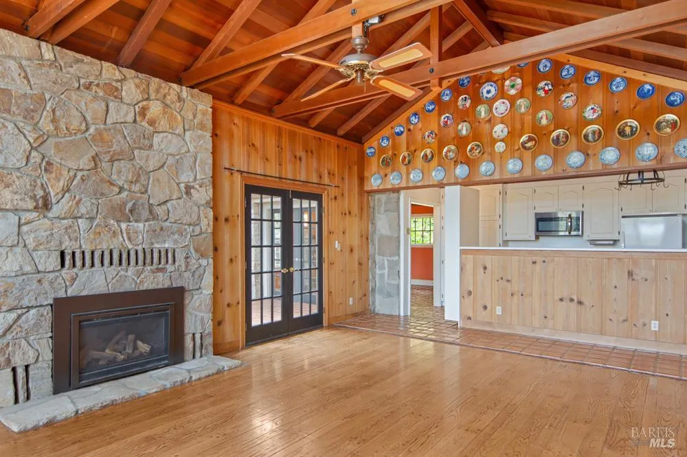 7850 Sonoma Mountain Road Glen Ellen, CA 95442