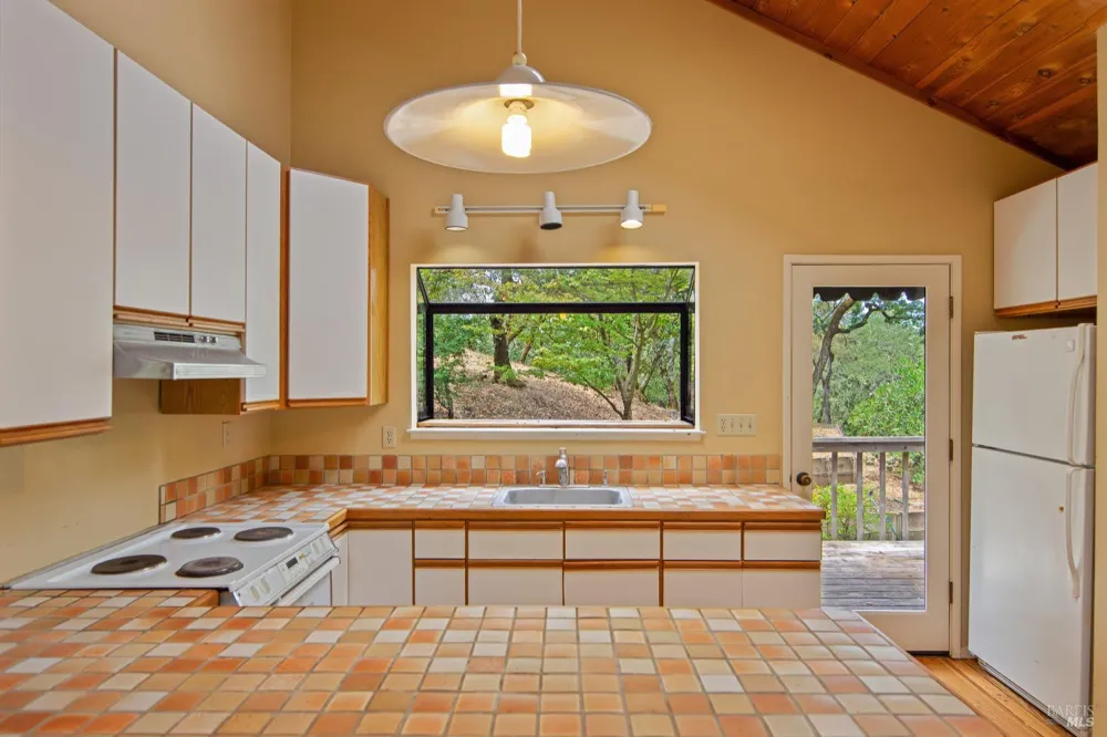 7850 Sonoma Mountain Road Glen Ellen, CA 95442