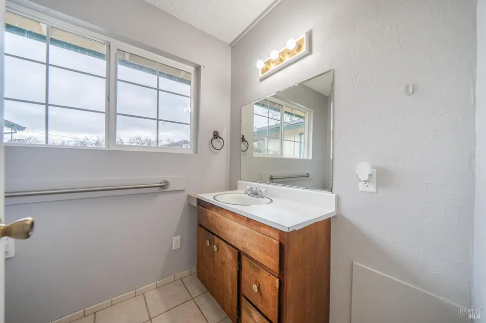3586 E Keswick Dam Road Redding, CA 96003
