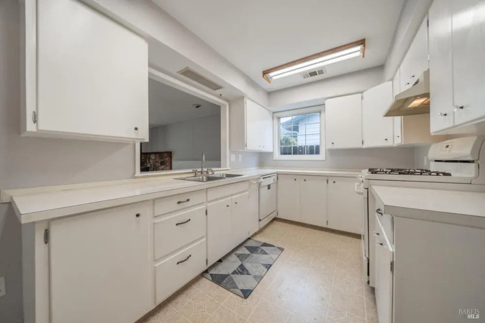 3586 E Keswick Dam Road Redding, CA 96003