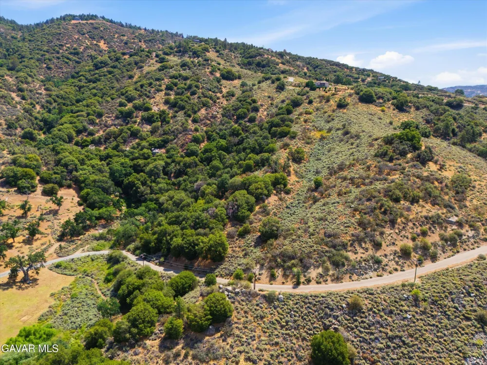 25200 Campground Drive Tehachapi, CA 93561