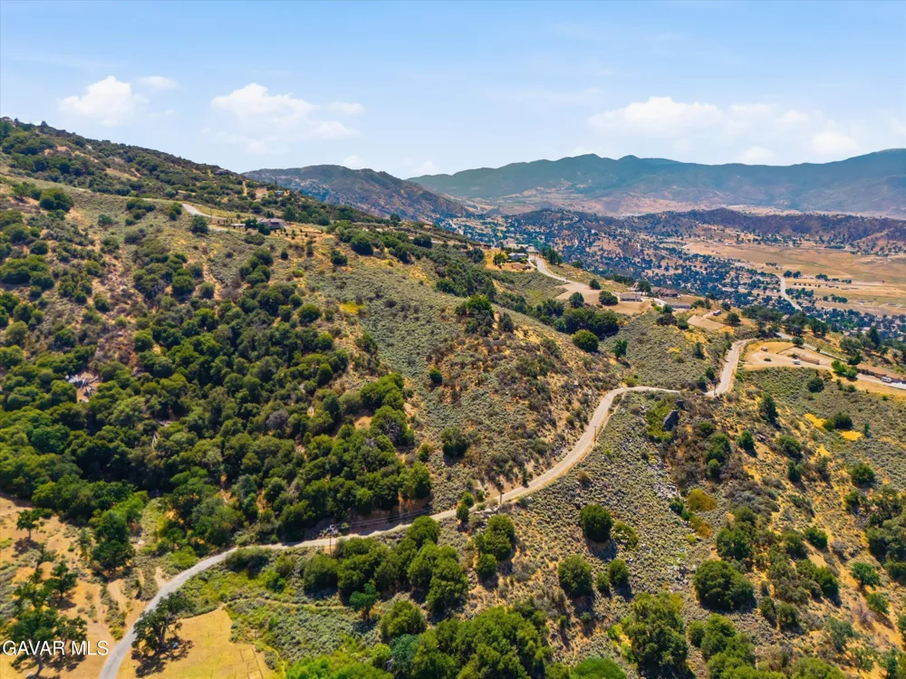 25200 Campground Drive Tehachapi, CA 93561