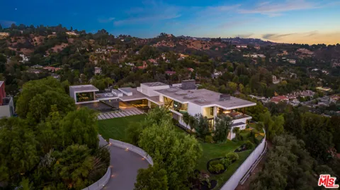 3000 Benedict Canyon Drive