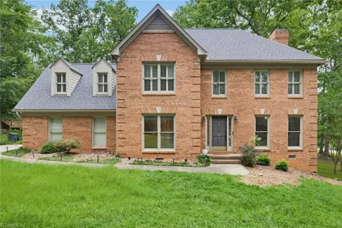 992 Lake Forest Court