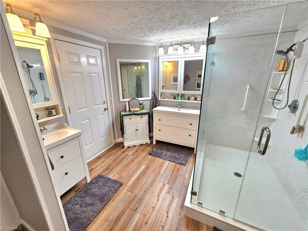 734 Pinehaven Drive New London, NC 28127