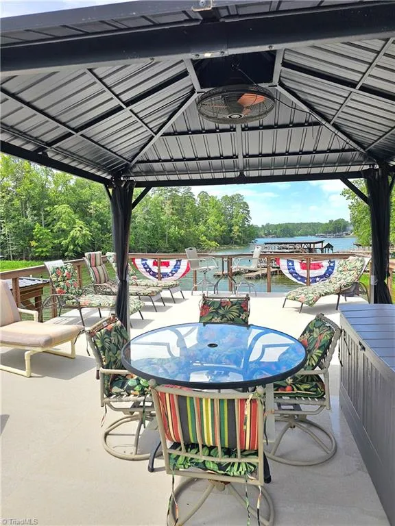 734 Pinehaven Drive New London, NC 28127