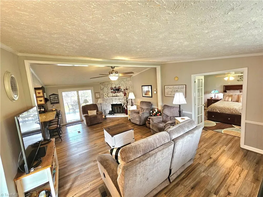 734 Pinehaven Drive New London, NC 28127