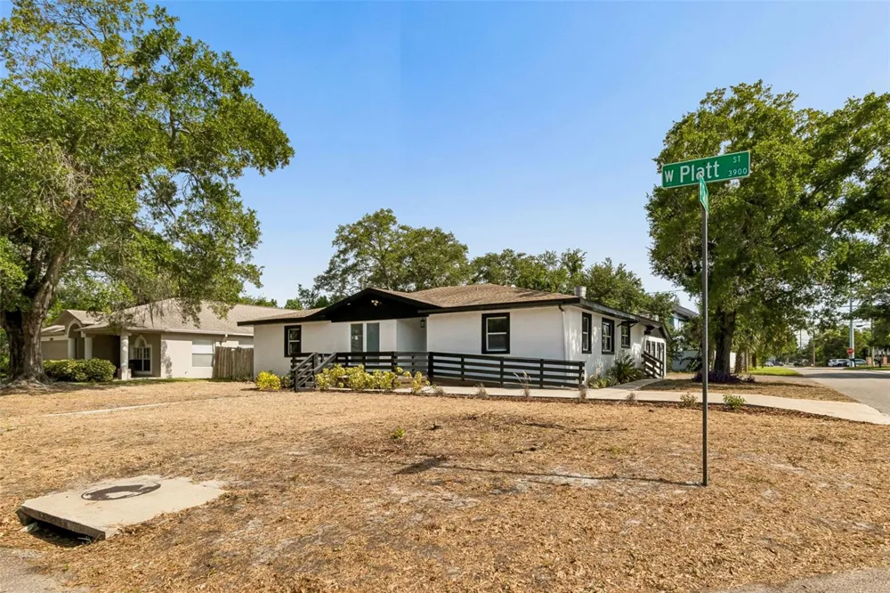 3901 W PLATT STREET Tampa, FL 33609