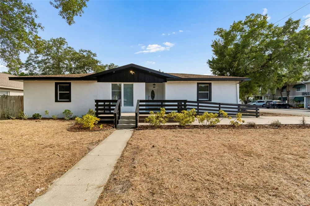 3901 W PLATT STREET Tampa, FL 33609