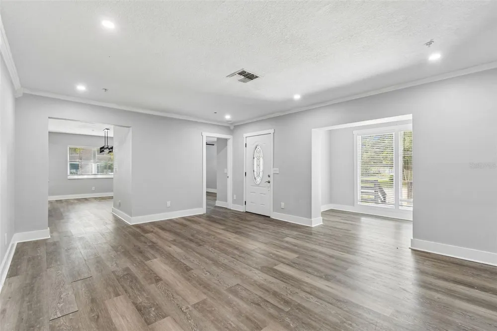 3901 W PLATT STREET Tampa, FL 33609