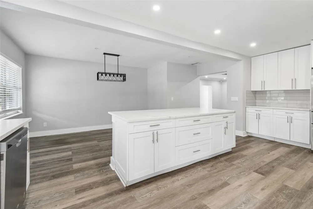 3901 W PLATT STREET Tampa, FL 33609