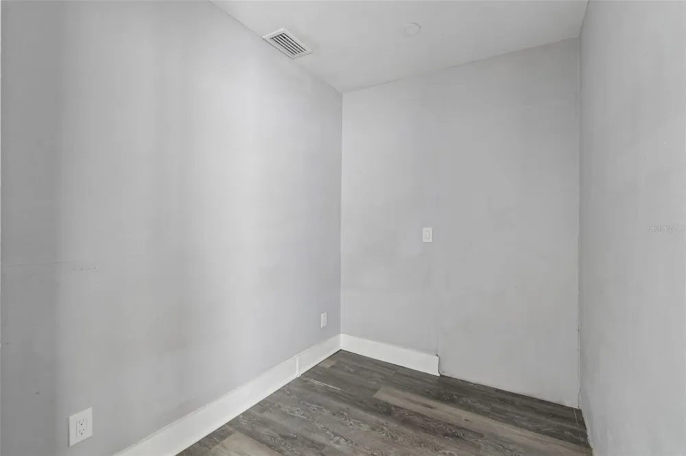 3901 W PLATT STREET Tampa, FL 33609