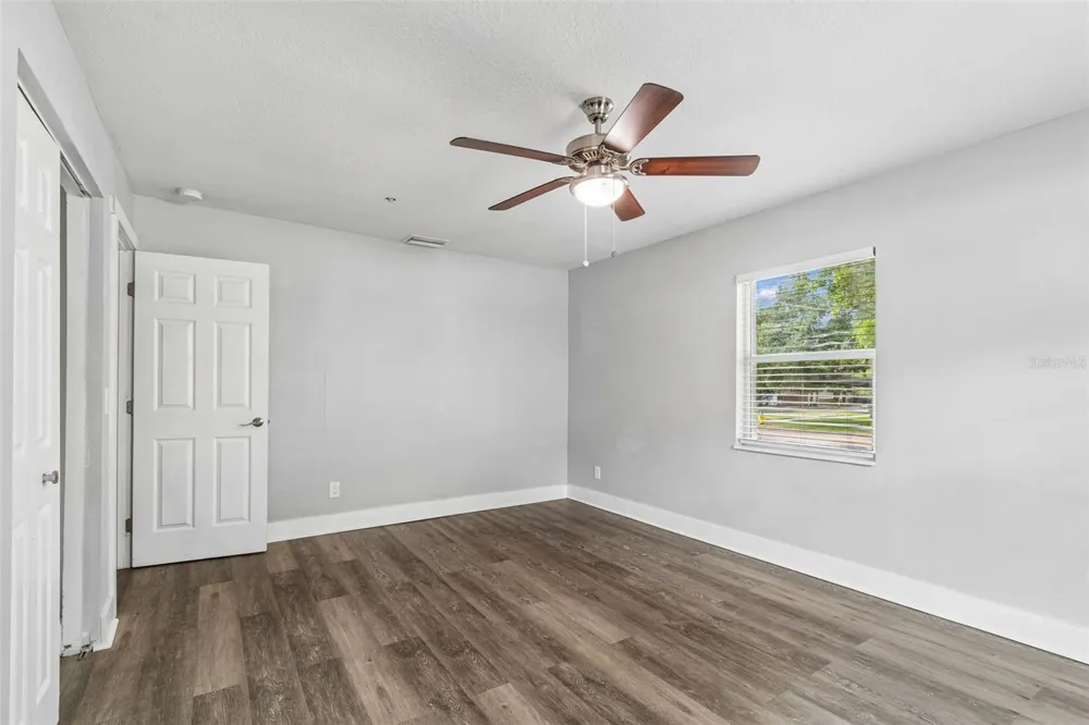 3901 W PLATT STREET Tampa, FL 33609