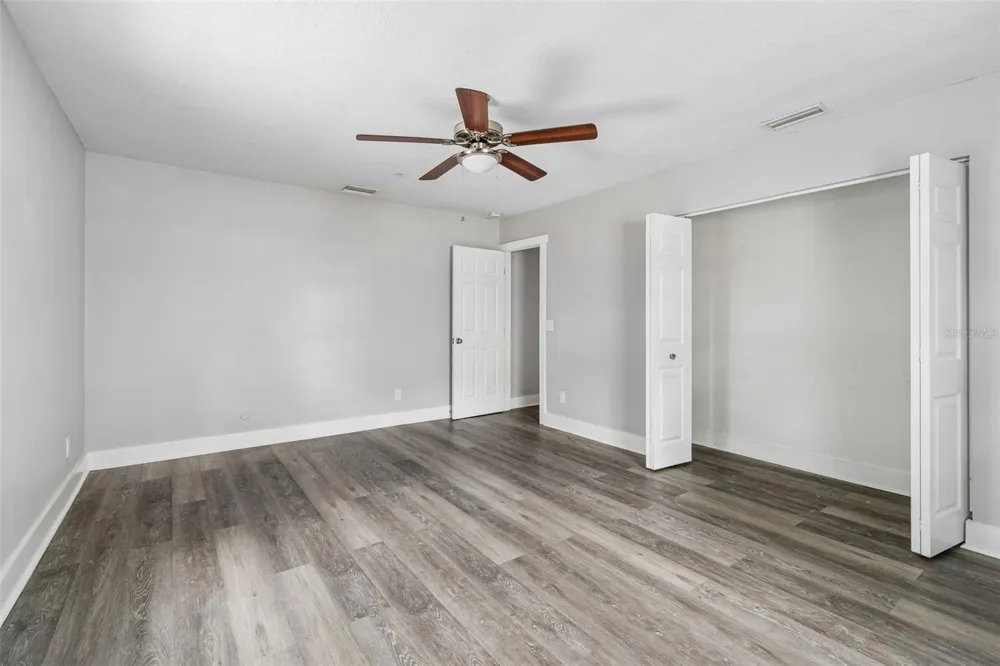 3901 W PLATT STREET Tampa, FL 33609