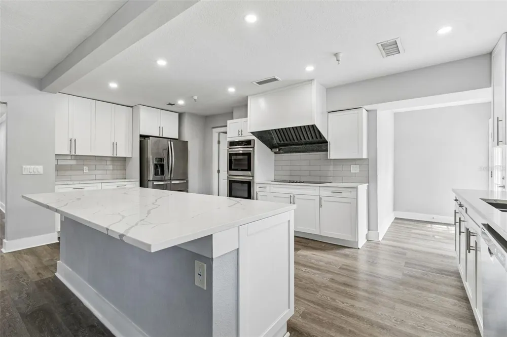 3901 W PLATT STREET Tampa, FL 33609