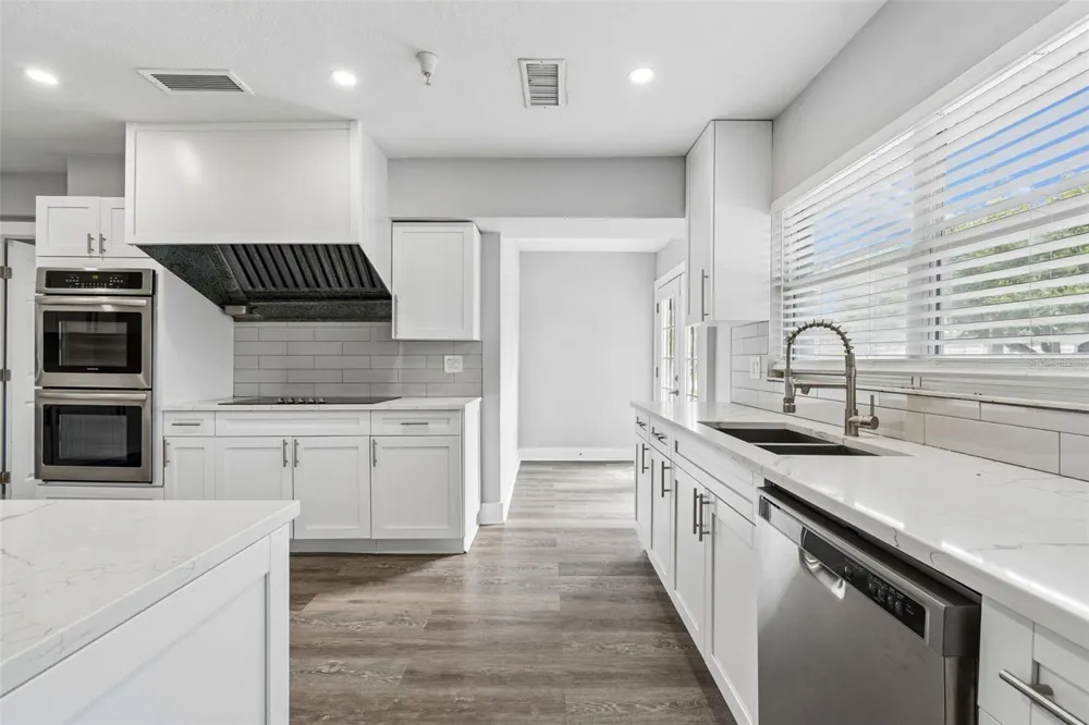 3901 W PLATT STREET Tampa, FL 33609