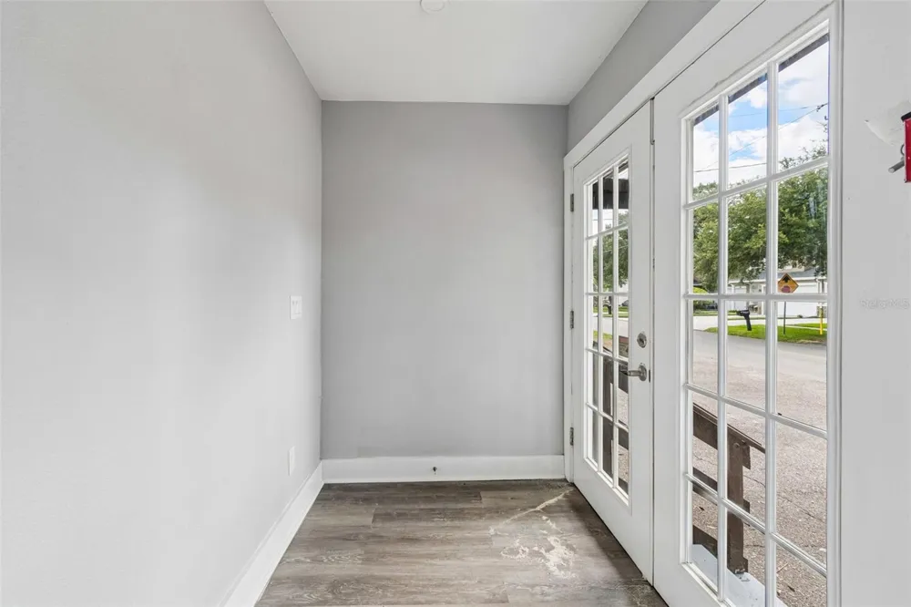 3901 W PLATT STREET Tampa, FL 33609