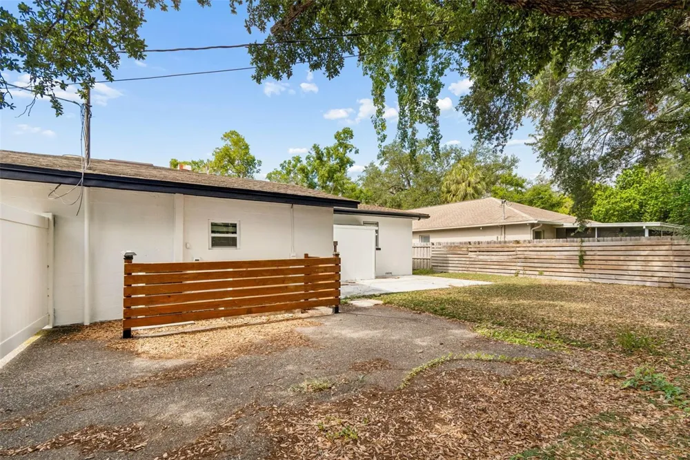 3901 W PLATT STREET Tampa, FL 33609