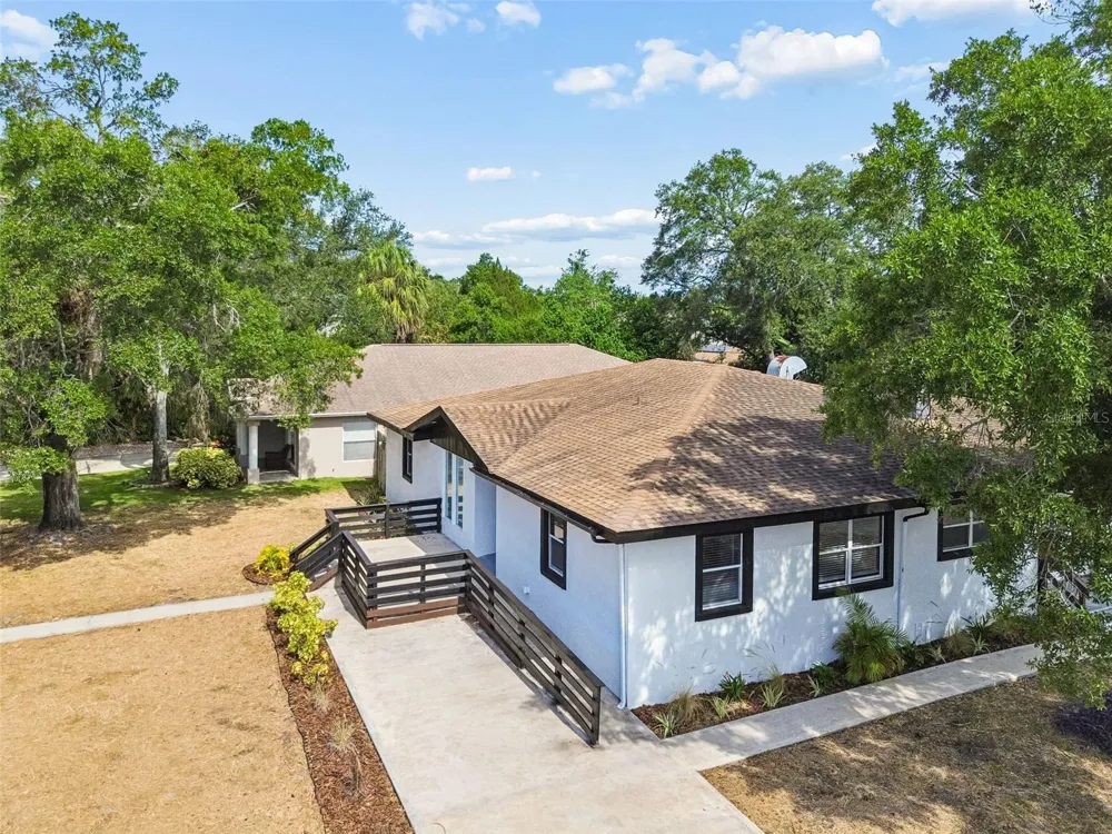 3901 W PLATT STREET Tampa, FL 33609