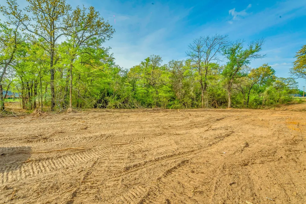 3 Elkhorn Drive Dalworthington Gardens, TX 76016