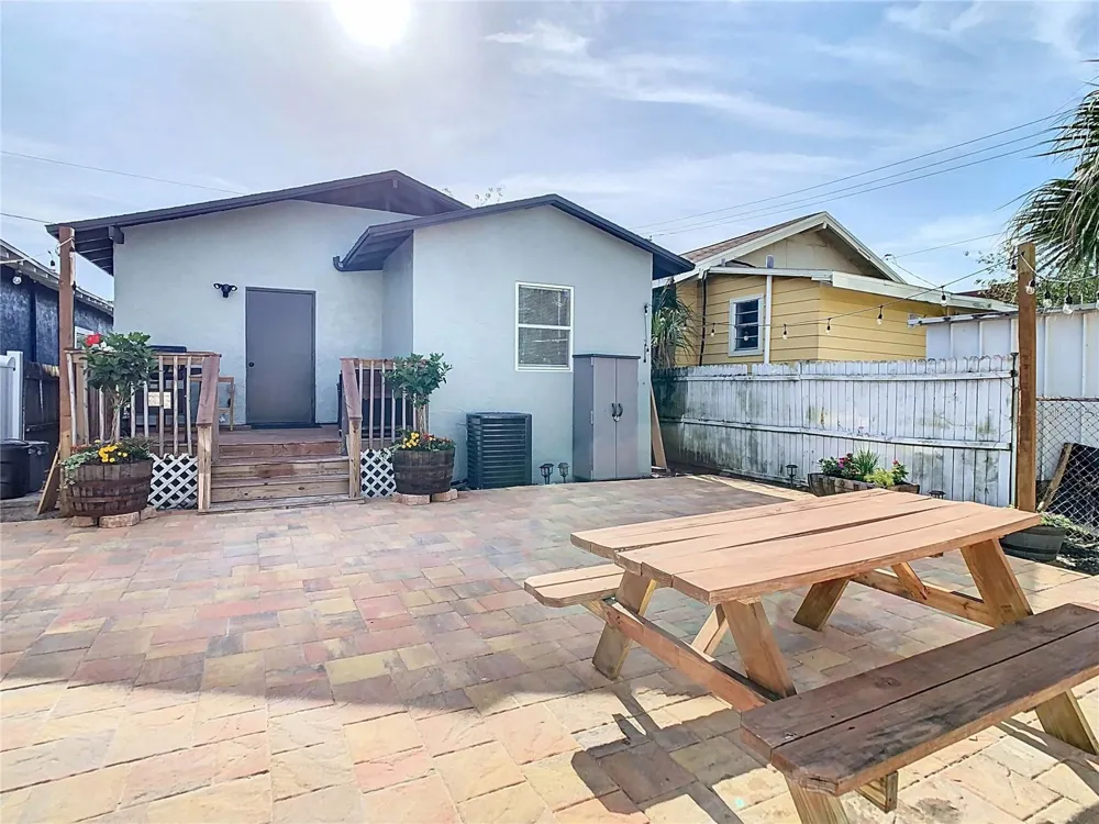 2904 SANCHEZ STREET Tampa, FL 33605
